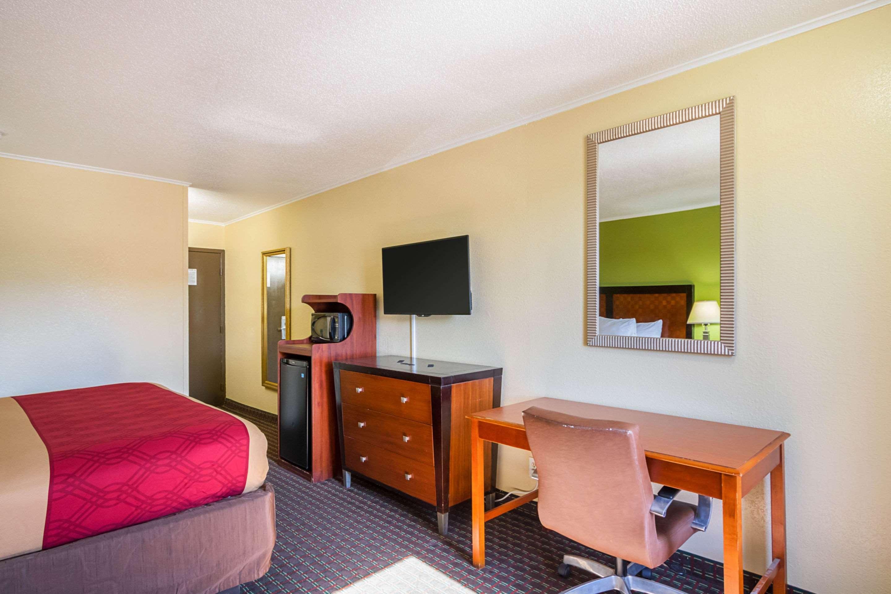 Econo Lodge Savannah Zewnętrze zdjęcie